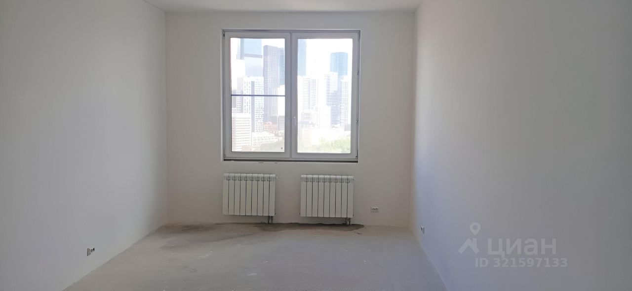 Продажа 4-комн квартиры на вторичном рынке Береговой проезд, 1Б