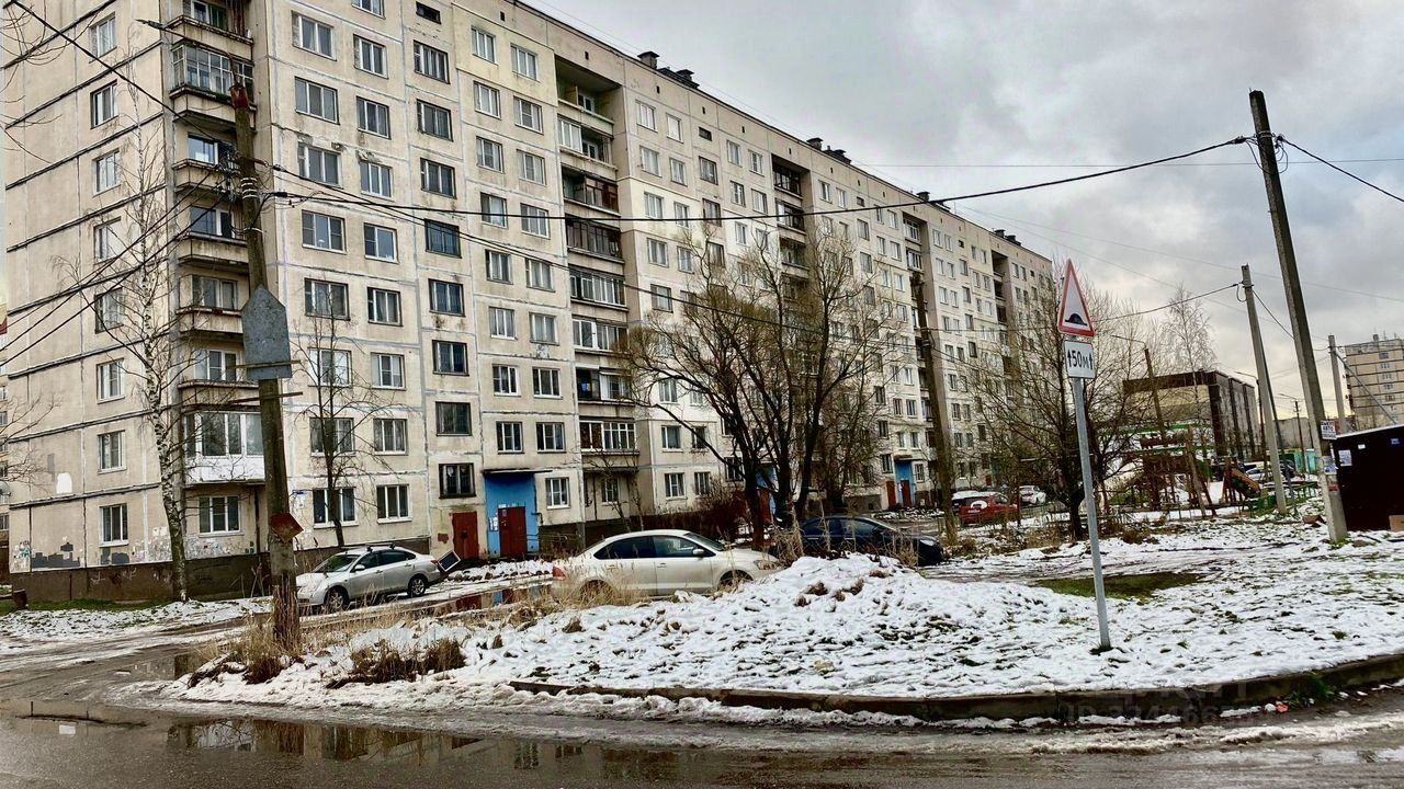 Продажа 2-комн квартиры на вторичном рынке Шлиссельбург, улица Малоневский канал, 14