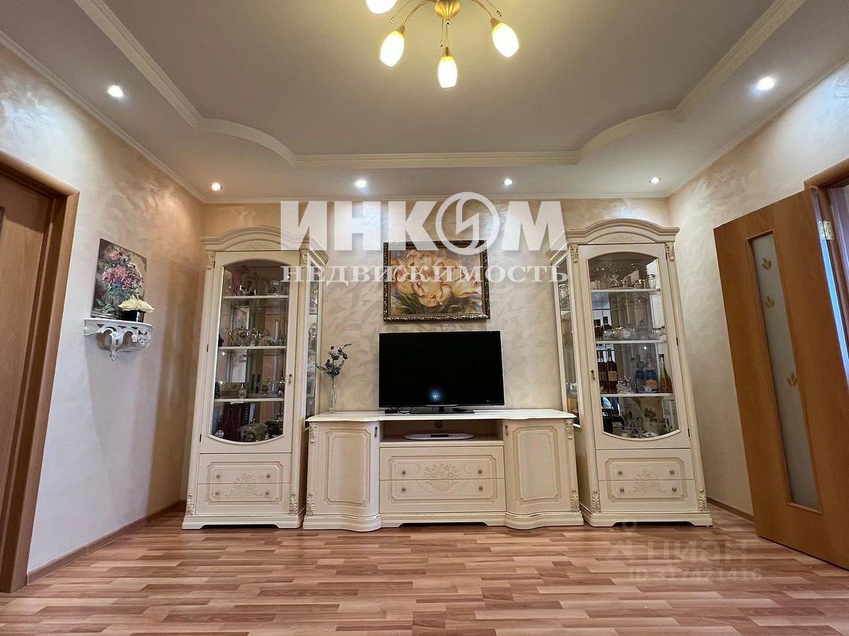 Продажа 3-комн квартиры на вторичном рынке Ивантеевка, Школьная улица, 14