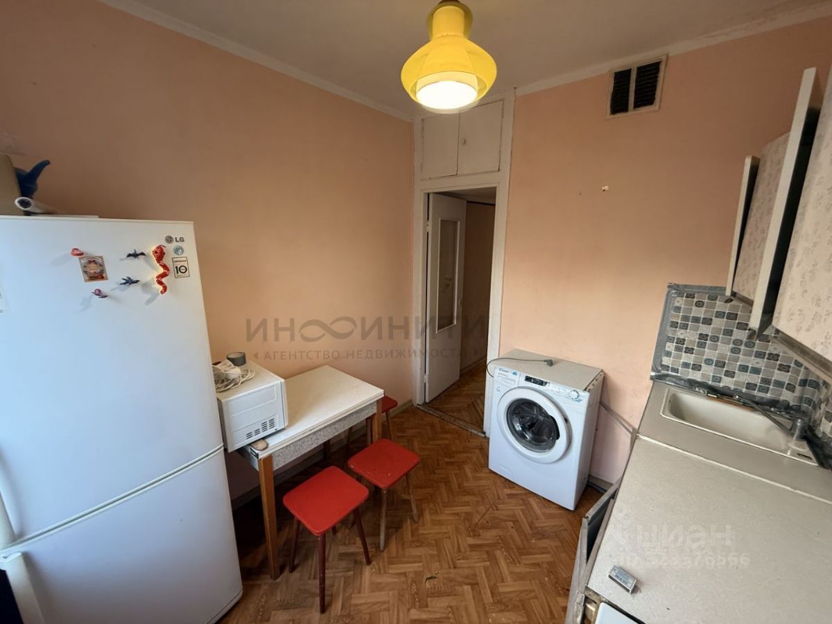 Продажа 2-комн квартиры на вторичном рынке Веерная улица, 40К3