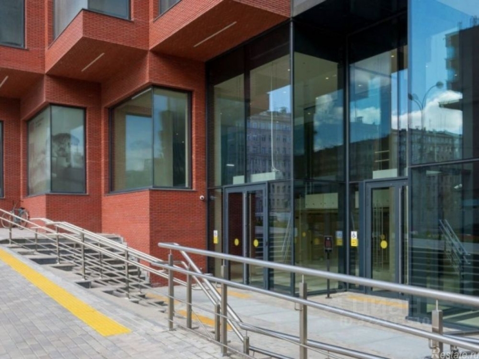 Продажа торгового помещения проспект Академика Сахарова