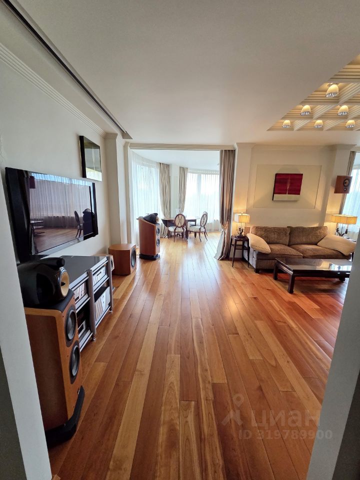 Продажа 3-комн квартиры на вторичном рынке Иваньковское шоссе, 5