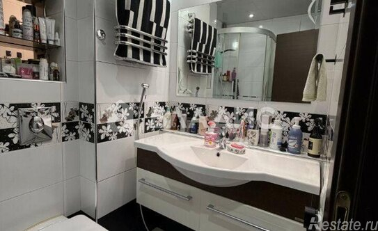 Продажа 2-комн квартиры на вторичном рынке Челюскинская улица,  д. 10 к2