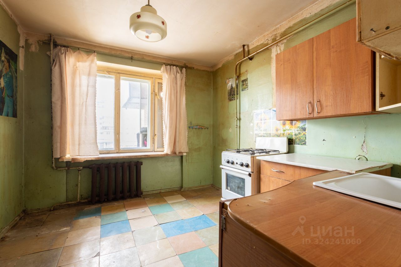 Продажа 4-комн квартиры на вторичном рынке Бухарестская улица, 23К1