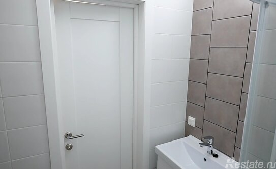 Продажа 2-комн квартиры на вторичном рынке Пахомовская улица,  д. 8 к3