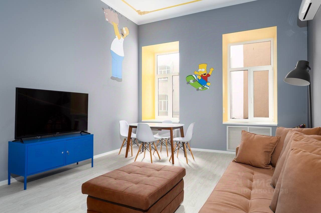 Продажа 3-комн квартиры на вторичном рынке Невский проспект, 105