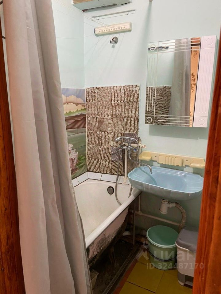 Продажа 2-комн квартиры на вторичном рынке Московский проспект, 205