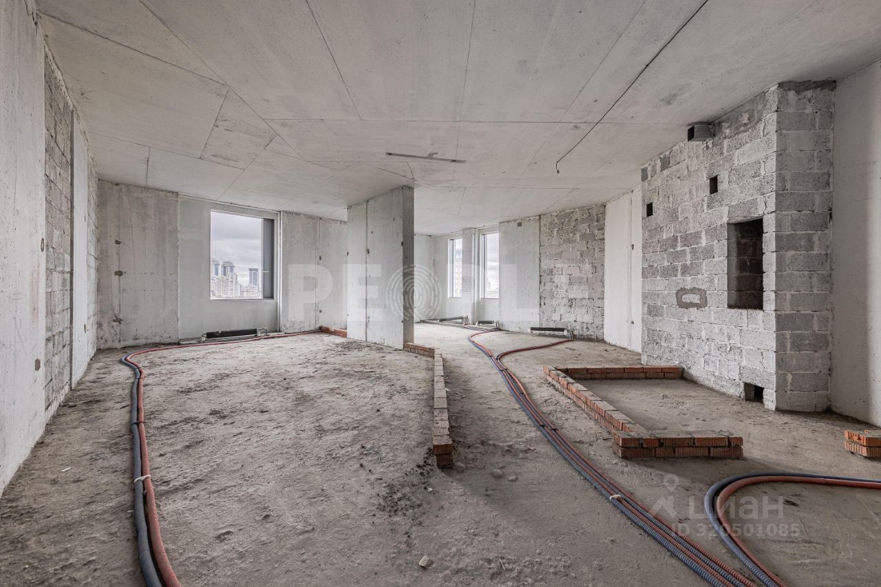 Продажа 5-комн квартиры на вторичном рынке Мосфильмовская улица, 8с1