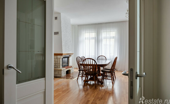 Продажа 4-комн квартиры на вторичном рынке Волховский переулок