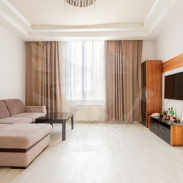 Продажа 3-комн квартиры на вторичном рынке ул Мосфильмовская,  д. 8,  к. 1