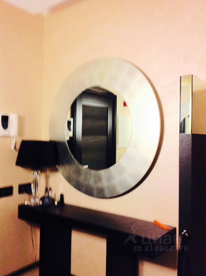 Аренда 2-комн квартиры на вторичном рынке Старопименовский переулок, 10