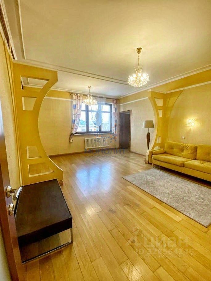 Продажа 3-комн квартиры на вторичном рынке улица Ватутина, 18К2