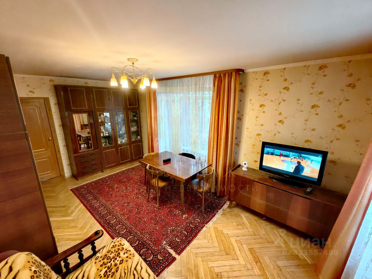 Продажа 3-комн квартиры на вторичном рынке Железноводская улица, 42