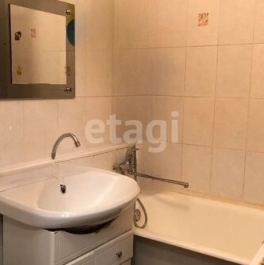 Продажа 2-комн квартиры на вторичном рынке Кириши г, Мира ул,  д. 27