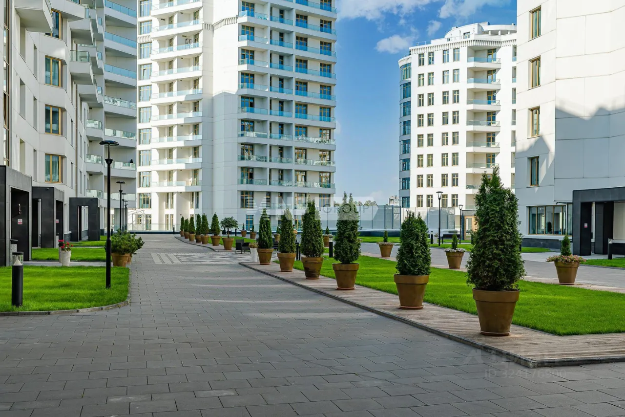 Продажа 3-комн квартиры на вторичном рынке Ждановская улица, 45
