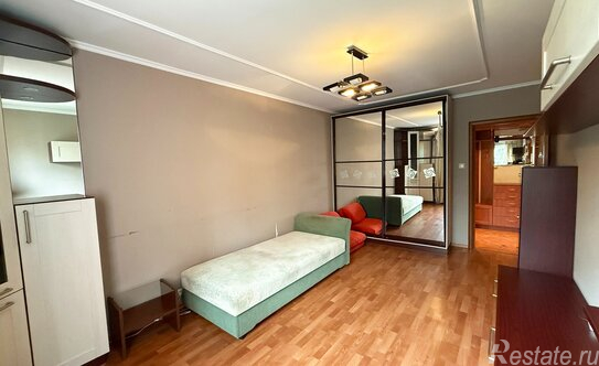 Продажа 2-комн квартиры на вторичном рынке улица Генерала Симоняка,  д. 14