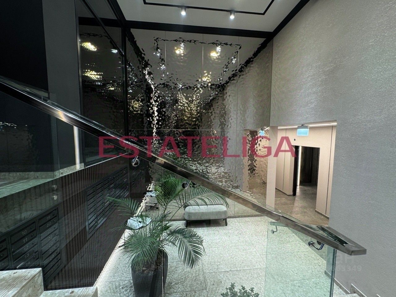 Продажа 4-комн квартиры на вторичном рынке проспект Лихачева, 10к2