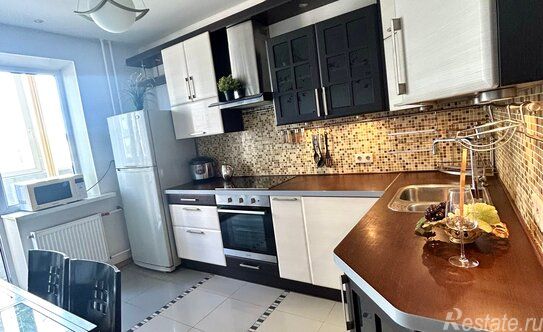 Продажа 2-комн квартиры на вторичном рынке Бухарестская М. ул,  д. 10,  к. 1