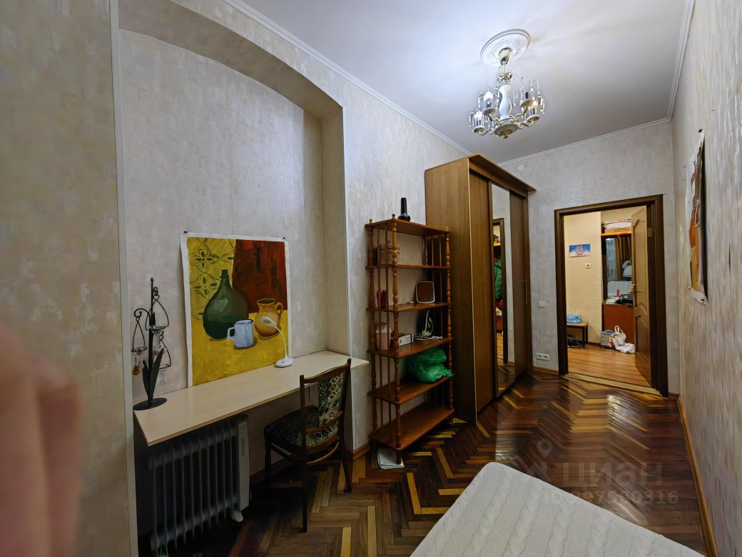 Продажа 3-комн квартиры на вторичном рынке набережная Канала Грибоедова, 72Л