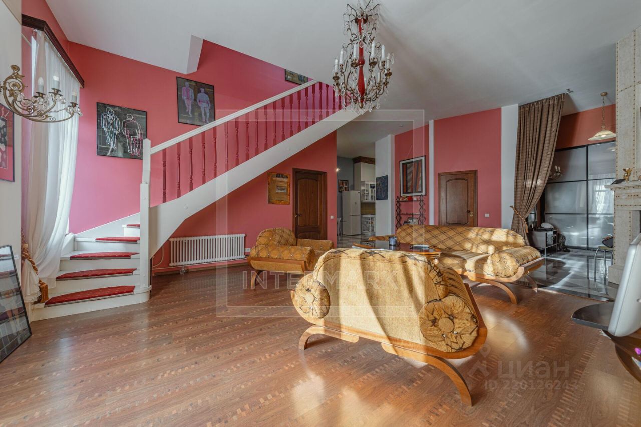 Продажа 4-комн квартиры на вторичном рынке Староконюшенный переулок, 33