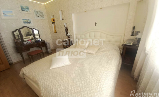 Продажа 3-комн квартиры на вторичном рынке Белградская улица,  д. 18