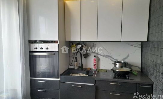 Продажа 3-комн квартиры на вторичном рынке Молодогвардейская улица,  д. 5