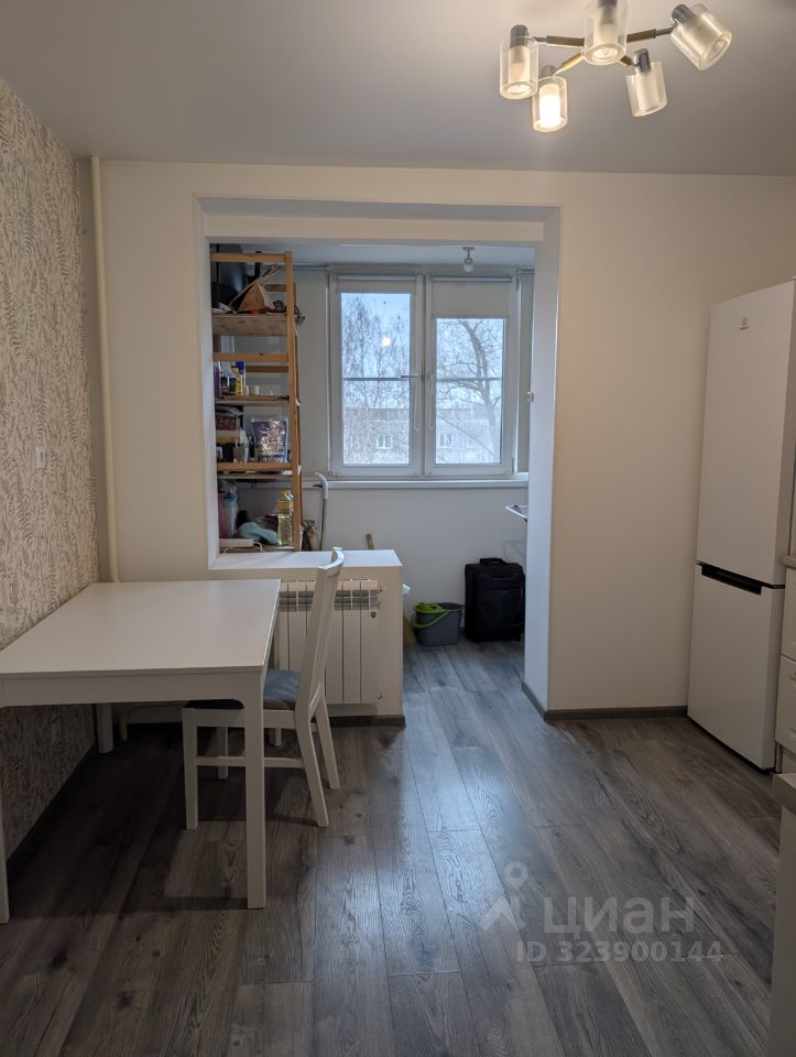 Продажа 1-комн квартиры на вторичном рынке Лобня, улица Маяковского, 12