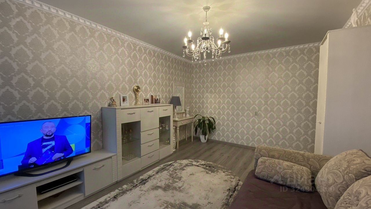 Продажа 2-комн квартиры на вторичном рынке Кириши, Ленинградская улица, 9а