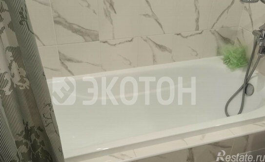 Продажа 1-комн квартиры на вторичном рынке Гатчина, б-р Авиаторов,  д. 3,  к. 3