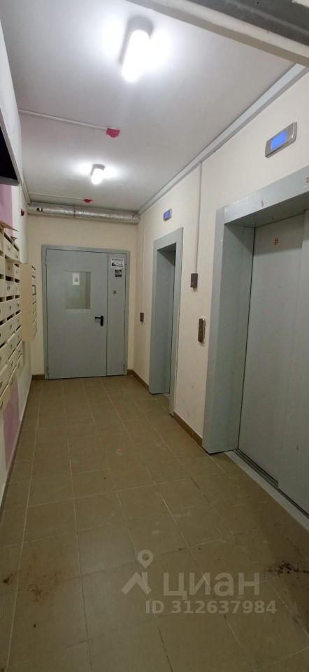 Продажа 1-комн квартиры на вторичном рынке д. Островцы, улица Летчика Волчкова, 1