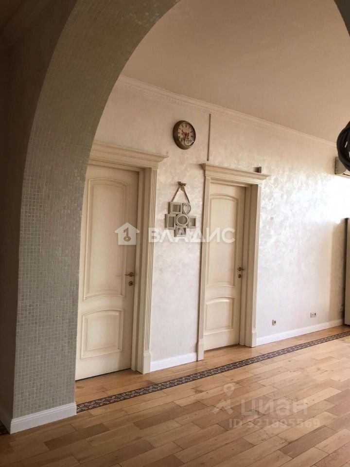 Продажа 4-комн квартиры на вторичном рынке Московско-Казанский переулок, 5-7