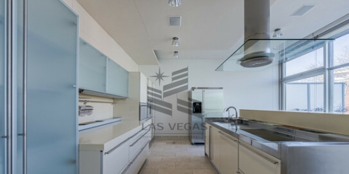 4-комн квартира Молочный переулок,  д. 1