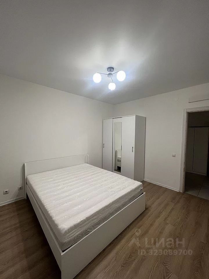 Аренда 2-комн квартиры на вторичном рынке улица Поляны, 5Ак2