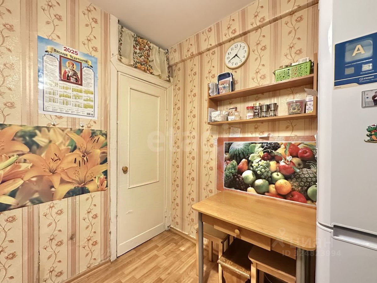 Продажа 3-комн квартиры на вторичном рынке Новоизмайловский проспект, 17