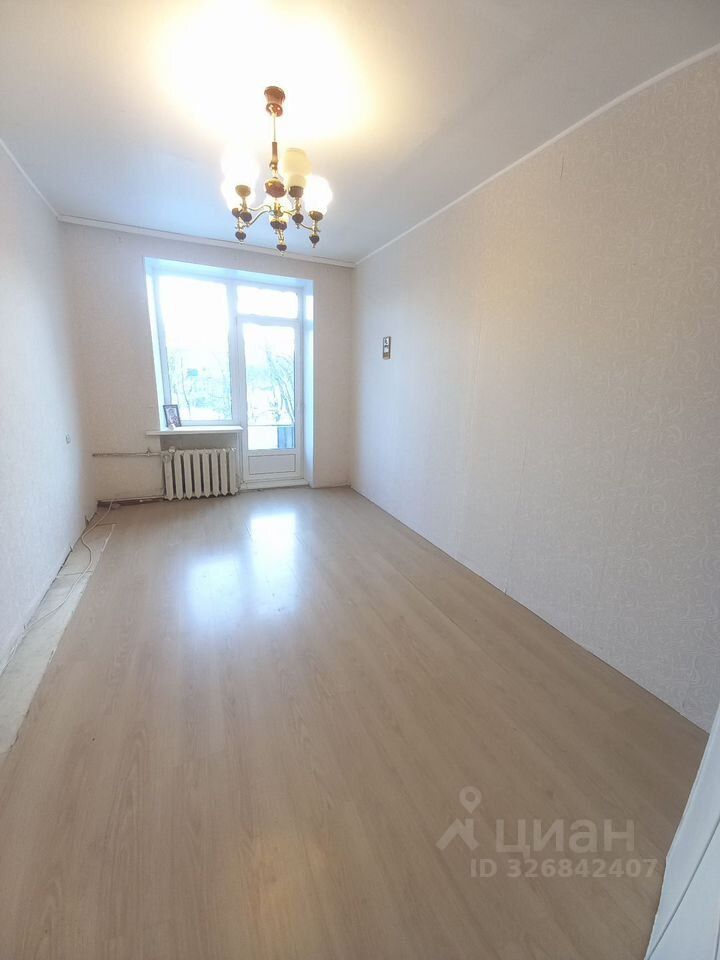 Продажа 2-комн квартиры на вторичном рынке пос. Стеклянный, 35