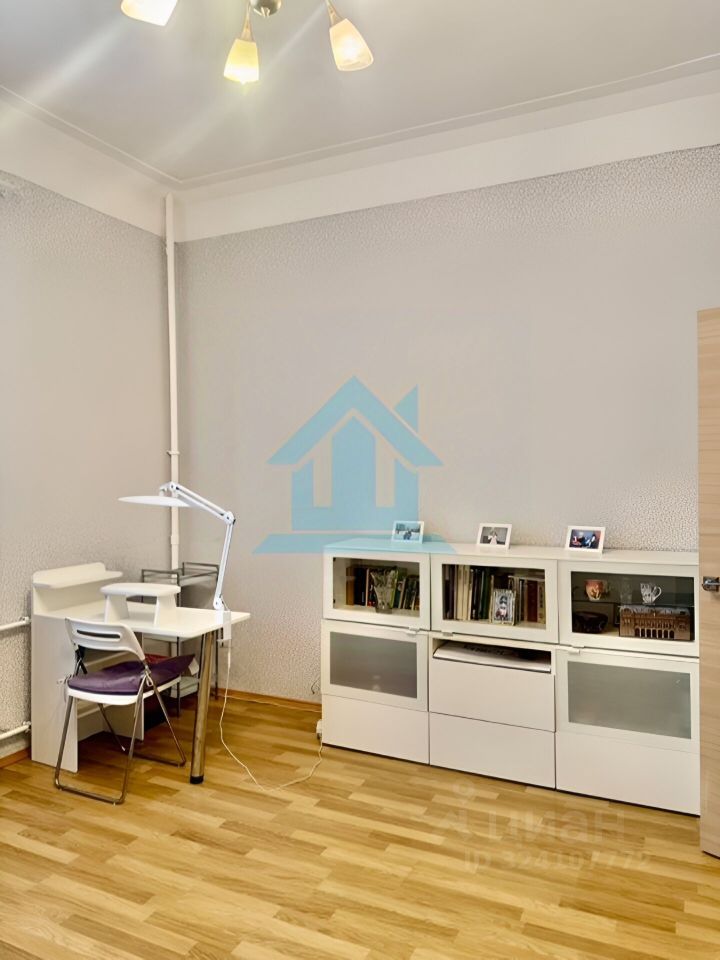 Продажа 4-комн квартиры на вторичном рынке улица Александра Матросова, 9