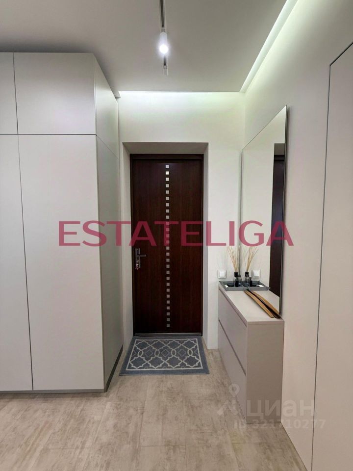 Продажа 3-комн квартиры на вторичном рынке Верейская улица, 29С151