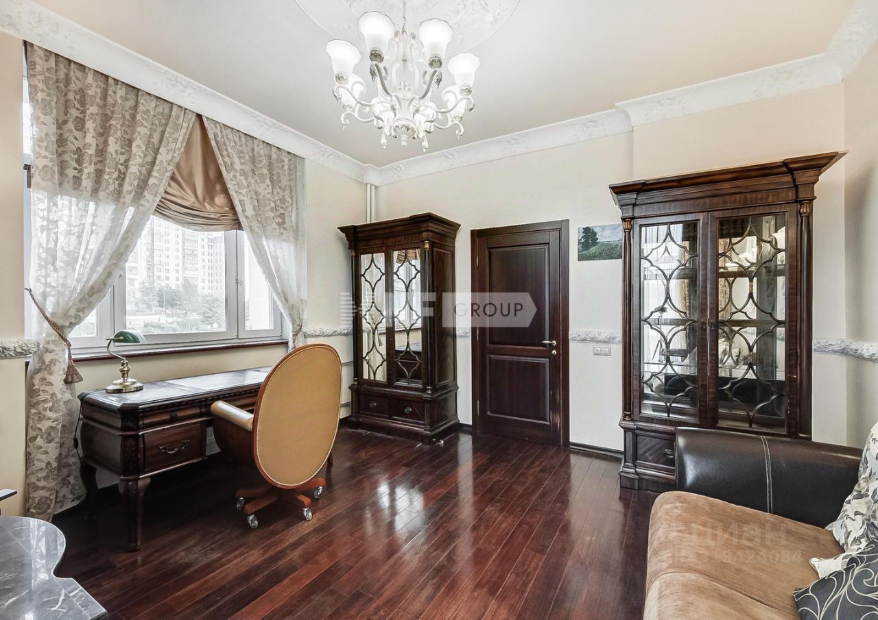 Продажа 2-комн квартиры на вторичном рынке Мичуринский проспект, 3