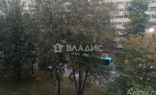 Продажа 3-комн квартиры на вторичном рынке улица Композиторов,  д. 26/3