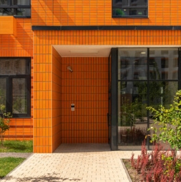 Продажа 2-комн квартиры на вторичном рынке улица Александры Монаховой,  д. 98 к3
