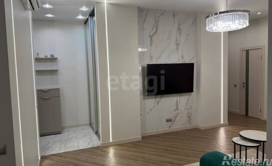 Продажа 4-комн квартиры на вторичном рынке Обуховской обороны пр-кт,  д. 70 к4 с1