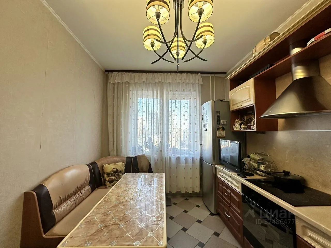 Продажа 2-комн квартиры на вторичном рынке улица Оптиков, 49к2