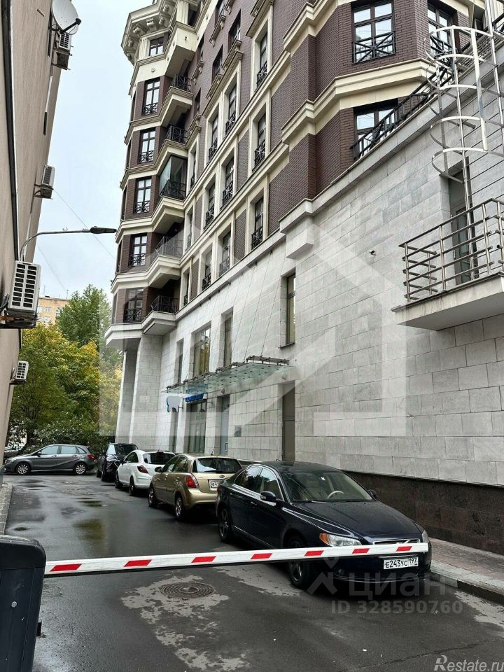 Продажа торгового помещения Полянка М. ул,  д. 2