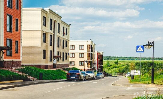 Продажа 3-комн квартиры на вторичном рынке Кедровая улица,  д. 18