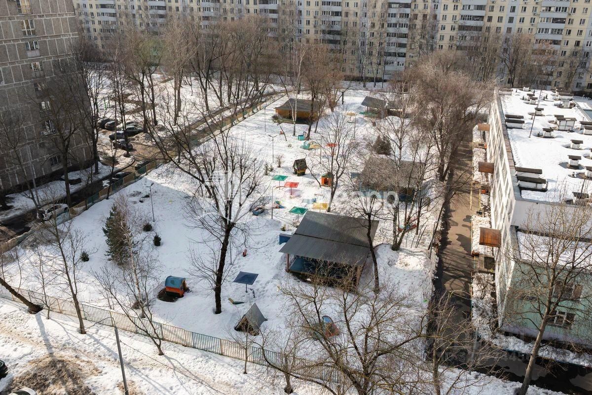 Продажа 2-комн квартиры на вторичном рынке Анадырский проезд, 77