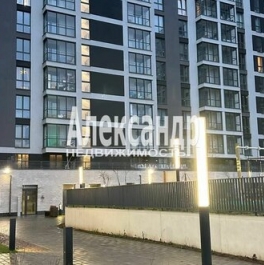 Продажа 3-комн квартиры на вторичном рынке Энгельса пр-кт,  д. 31 с1