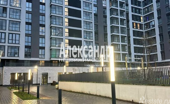 Продажа 3-комн квартиры на вторичном рынке Энгельса пр-кт,  д. 31 с1