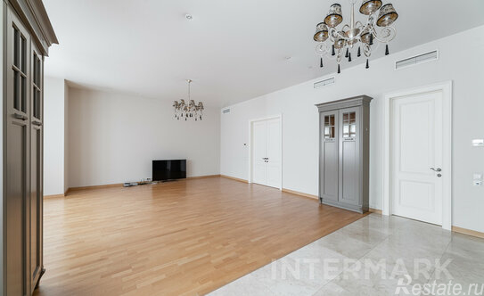 Аренда 4-комн квартиры на вторичном рынке Колымажный переулок,  д. 10