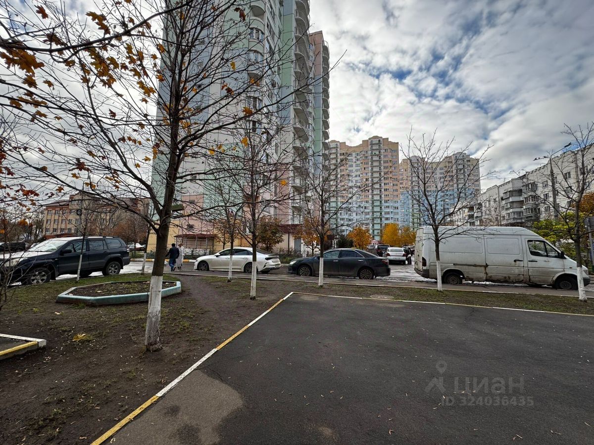 Продажа 3-комн квартиры на вторичном рынке д. Островцы, улица Подмосковная, 35