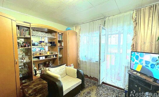 Продажа 1-комн квартиры на вторичном рынке Новосёлки, ул Центральная,  д. 35